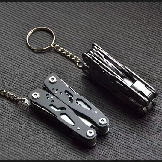 Multi-functional Pliers Small  – Keychain Multi Tool recenzja i cena